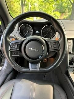 Photo 5 of 7 of 2017 Jaguar F-TYPE S
